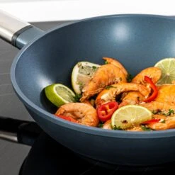 Westinghouse Wokpan Performance - Bravery Blue - ø 28 Cm - Standaard Anti-aanbaklaag -Le Creuset Winkel WCCW0095028BL 14