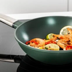 Westinghouse Wokpan Performance - Gracious Green - ø 28 Cm - Standaard Anti-aanbaklaag -Le Creuset Winkel WCCW0095028SG 12 1