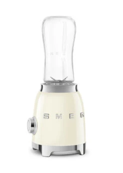 SMEG Smoothie Blender - Compact - Creme - 600 Ml - PBF01CREU -Le Creuset Winkel WEB PBF01CREU 6.jpg