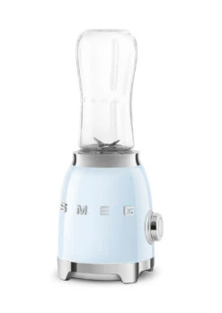 SMEG Smoothie Blender - Compact - Pastelblauw - 600 Ml - PBF01PBEU 11 SMEG Smoothie Blender - Compact - Pastelblauw - 600 Ml - PBF01PBEU -Le Creuset Winkel WEB PBF01PBEU 5.jpg