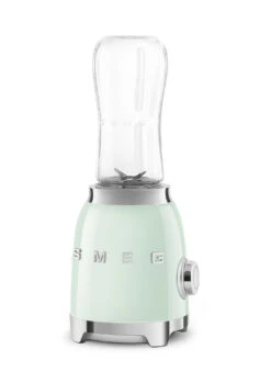 SMEG Smoothie Blender - Compact - Watergroen - 600 Ml - PBF01PGEU 13 SMEG Smoothie Blender - Compact - Watergroen - 600 Ml - PBF01PGEU -Le Creuset Winkel WEB PBF01PGEU 5.jpg