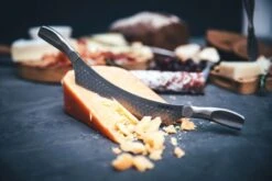 Boska Kaasmes Comté Monaco+ -Le Creuset Winkel Web IMG 5830 d8664096 e67c 4a7d b00a 34b7994cf186 2400x5B15D