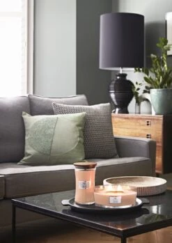 WoodWick Geurkaars Large Yuzu Blooms - 18 Cm / ø 10 Cm -Le Creuset Winkel YC SS23 1792 HRC 1