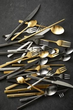 Bitz Mes Goud -Le Creuset Winkel bestek