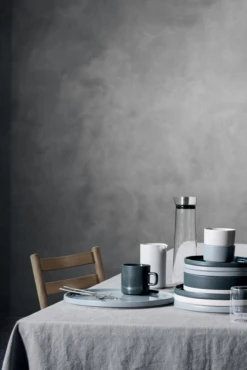 Blomus Schenkkan Pilare - Mirage Grey - 1 Liter -Le Creuset Winkel blomus mio 25