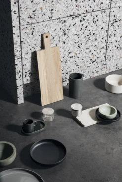 Blomus Schenkkan Pilare - Mirage Grey - 1 Liter -Le Creuset Winkel blomus servies mio 12