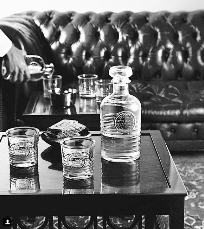 Bormioli Rocco Whiskey Karaf Officina 1825 - Transparant - 1 Liter 4 Bormioli Rocco Whiskey Karaf Officina 1825 - Transparant - 1 Liter - Afbeelding 4