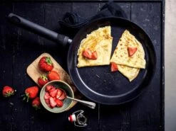 BK Pannenkoekenpan Easy Induction - Aluminium - ø 28 Cm - Keramische Anti-aanbaklaag -Le Creuset Winkel c4bd3d106f4eb86dc6be2f4ba6c717ebc3c119ae BK Easy Induction PH00582 010 1