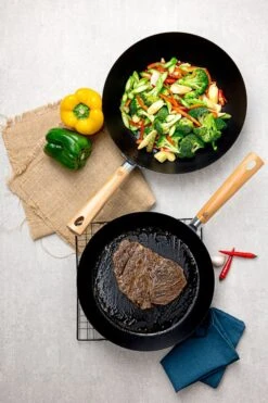 BK Wokpan Force - Carbon Steel - ø 30 Cm - Zonder Anti-aanbaklaag 11 BK Wokpan Force - Carbon Steel - ø 30 Cm - Zonder Anti-aanbaklaag -Le Creuset Winkel c706fb772835678761c80fb6f51dbf349ef8efed BK Force CS Lifestyle 6 1 scaled