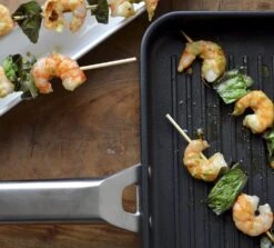 Valira Grillpan Aire - 23 X 23 Cm - Standaard Anti-aanbaklaag 10 Valira Grillpan Aire - 23 X 23 Cm - Standaard Anti-aanbaklaag -Le Creuset Winkel grillpansfeerfoto2