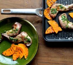 Valira Grillpan Aire - 23 X 23 Cm - Standaard Anti-aanbaklaag 11 Valira Grillpan Aire - 23 X 23 Cm - Standaard Anti-aanbaklaag -Le Creuset Winkel grillpansfeerfoto3