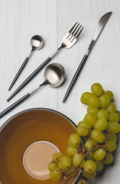 Jay Hill Bestekset - RVS / Zwart - 24 Delig / 6 Personen -Le Creuset Winkel jay hill bestek rvs 1 2 scaled