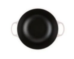 Le Creuset Braadpan Signature - Marmite - Shell Pink - ø 24 Cm / 3.1 Liter 8 Le Creuset Braadpan Signature - Marmite - Shell Pink - ø 24 Cm / 3.1 Liter -Le Creuset Winkel le creuset braadpan marmite shell pink 24cm 2