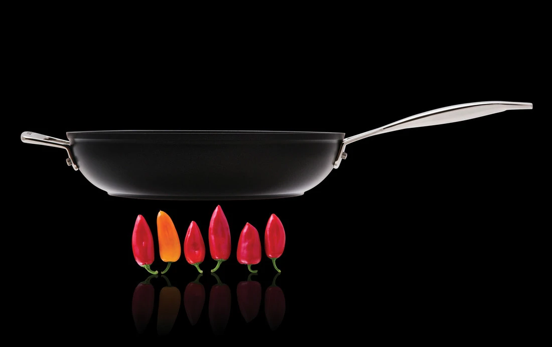 Le Creuset Sauteerpan Les Forgées TNS - ø 28 Cm / 3.2 Liter - Standaard Anti-aanbaklaag 3 Le Creuset Sauteerpan Les Forgées TNS - ø 28 Cm / 3.2 Liter - Standaard Anti-aanbaklaag - Afbeelding 3