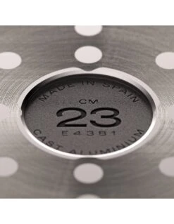 Valira Grillpan Aire - Gladde Bodem - 23 X 23 Cm - Standaard Anti-aanbaklaag 7 Valira Grillpan Aire - Gladde Bodem - 23 X 23 Cm - Standaard Anti-aanbaklaag -Le Creuset Winkel non stick plancha aire induction 3