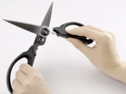 OXO Good Grips Keuken- & Kruidenschaar -Le Creuset Winkel oxo keuken en kruidenschaar sfeer 1072121