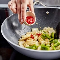 Demeyere Wokpan Alu Pro 5 - Ceraforce - ø 30 Cm - Keramische Anti-aanbaklaag -Le Creuset Winkel pdp masonry content demeyere alu pro 5 wok heats up quickly scaled