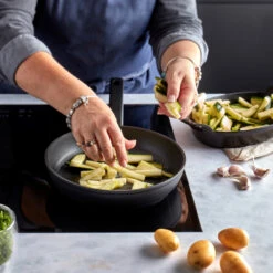 Demeyere Koekenpan Alu Comfort 3 - Duraslide - ø 20 Cm - Standaard Anti-aanbaklaag 13 Demeyere Koekenpan Alu Comfort 3 - Duraslide - ø 20 Cm - Standaard Anti-aanbaklaag -Le Creuset Winkel pdp masonry content demeyere alu comfort dura 3 pan heats up quickly 750x750