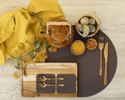 Jay Hill Onderzetters - Vegan Leer - Bruin / Zand - Dubbelzijdig - 10 X 10 Cm - 6 Stuks -Le Creuset Winkel placemat 8 9 scaled