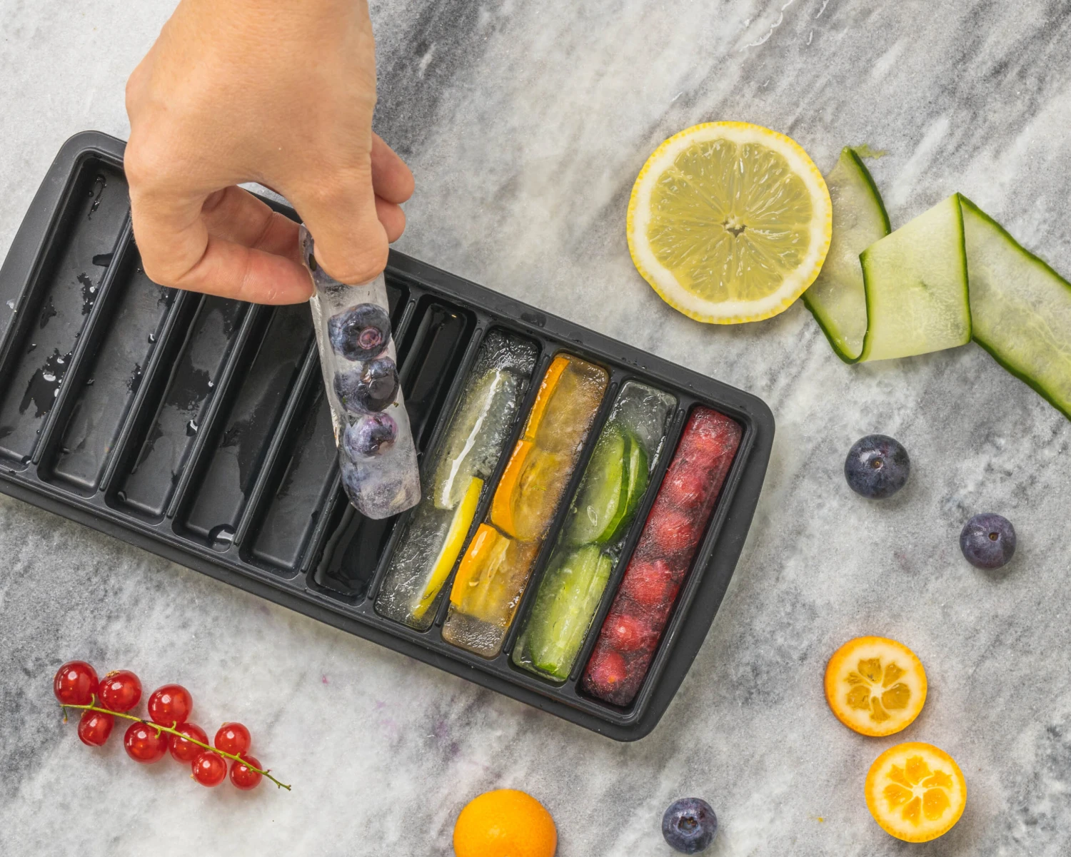 Sareva IJsblokjesvorm - 10 Ijsstaafjes - Siliconen - Easy Release - Herbruikbaar 3 Sareva IJsblokjesvorm - 10 Ijsstaafjes - Siliconen - Easy Release - Herbruikbaar - Afbeelding 3