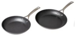Le Creuset Koekenpannenset Les Forgées TNS - ø 24 En 28 Cm - Standaard Anti-aanbaklaag -Le Creuset Winkel product 1 2 scaled