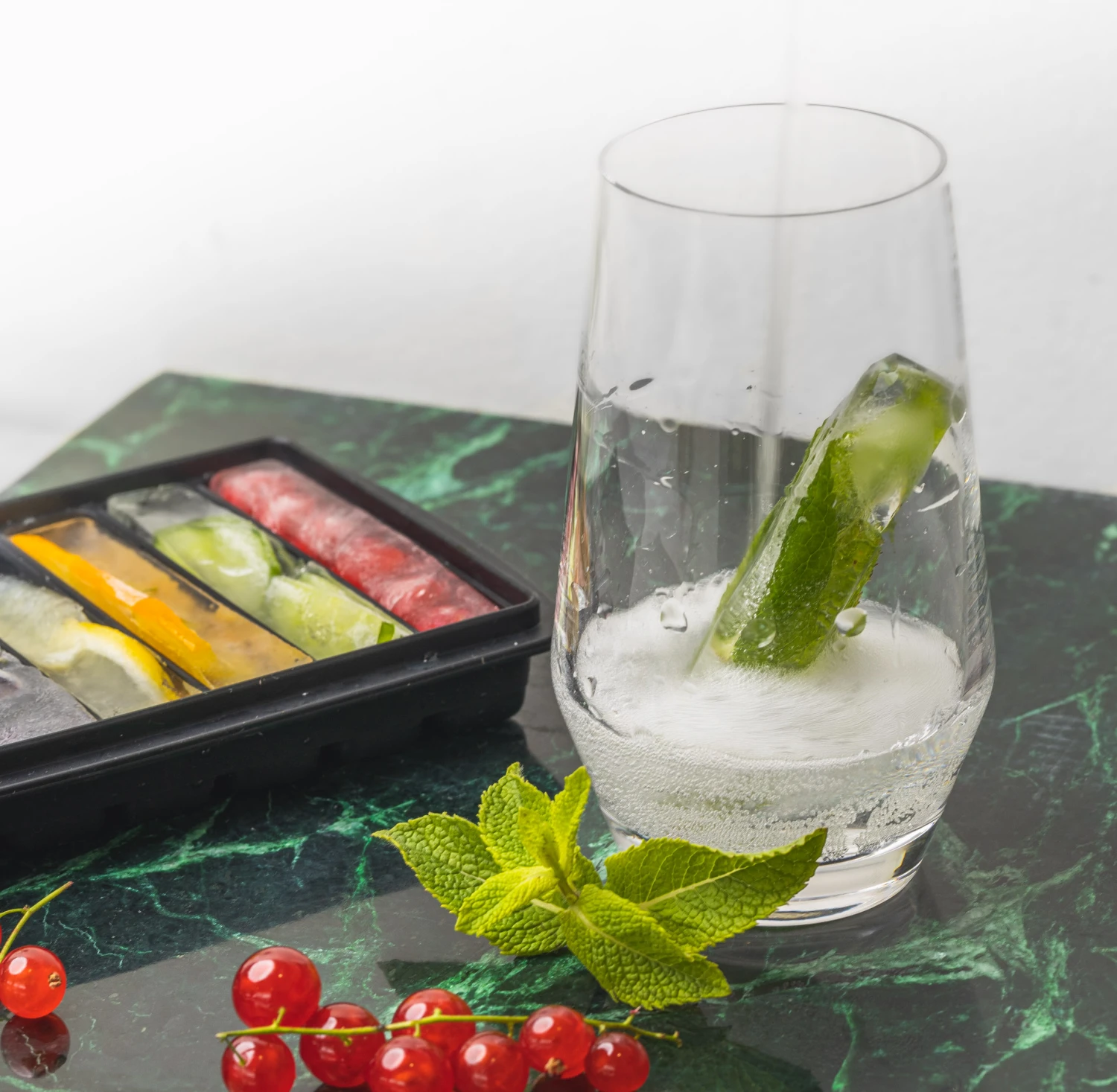 Sareva IJsblokjesvorm - 10 Ijsstaafjes - Siliconen - Easy Release - Herbruikbaar 4 Sareva IJsblokjesvorm - 10 Ijsstaafjes - Siliconen - Easy Release - Herbruikbaar - Afbeelding 4