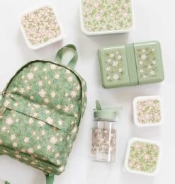 A Little Lovely Company Lunchbox - Groene Bloesems 7 A Little Lovely Company Lunchbox - Groene Bloesems -Le Creuset Winkel sbblsa49 lr 3 lunch box blossoms sage 1
