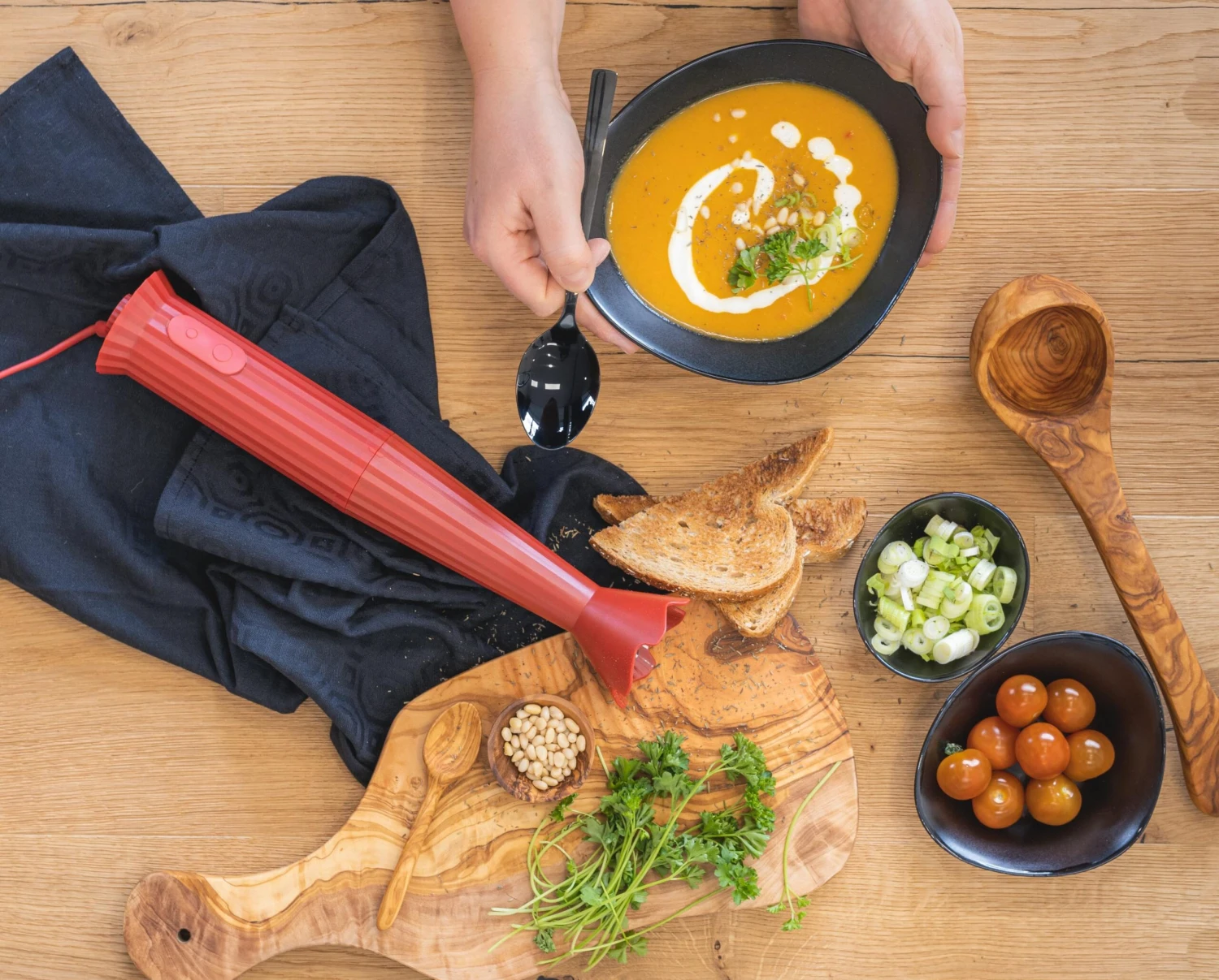 Alessi Staafmixer Set Plissé - Rood - Michele De Lucchi - MDL10S R 2 Alessi Staafmixer Set Plissé - Rood - Michele De Lucchi - MDL10S R - Afbeelding 2