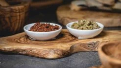 Jay Hill Kaasplank Tunea - Olijfhout - 18 X 16 Cm -Le Creuset Winkel tunea 15 1 scaled