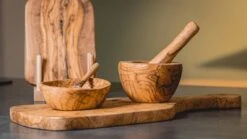 Jay Hill Soeplepel Tunea - Olijfhout - 35 Cm -Le Creuset Winkel tunea 3 1 6 scaled