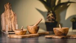 Jay Hill Vijzel Tunea - Olijfhout - ø 11 Cm -Le Creuset Winkel tunea 4 1 scaled