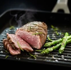 Valira Grillpan Aire Met Handgrepen - 23 X 23 Cm - Standaard Anti-aanbaklaag 10 Valira Grillpan Aire Met Handgrepen - 23 X 23 Cm - Standaard Anti-aanbaklaag -Le Creuset Winkel valiragrillpan28x283 3