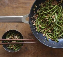 Valira Wokpan Aire - ø 30 Cm - Standaard Anti-aanbaklaag -Le Creuset Winkel woksfeerfoto2