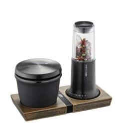 Gefu Peper- En Zoutset Houder X-Plosion Medium -Le Creuset Winkel x34639 gefu salz und gewuerzdose x plosion schwarz 05 600x600.jpg.pagespeed.ic .HgnU XTWI